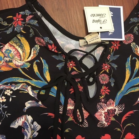 Black printed cold shoulder dress - Picture 4 of 4